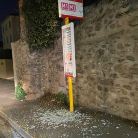 Bris de vitre arrêt bus Bris de vitre arrêt bus
